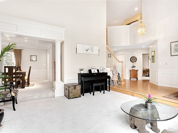 4th image of 21420 SE 34th Pl