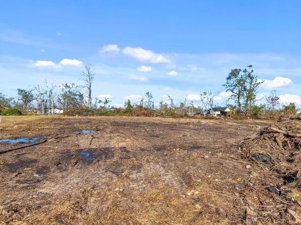 2 Field St, Westlake, LA 70669