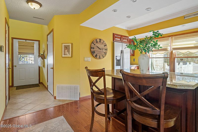 4th image of 30 Justine Court