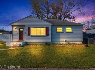 29147 Hillview St, Roseville, MI 48066
