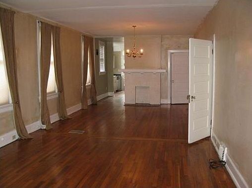 1st image of 527 Broadway St