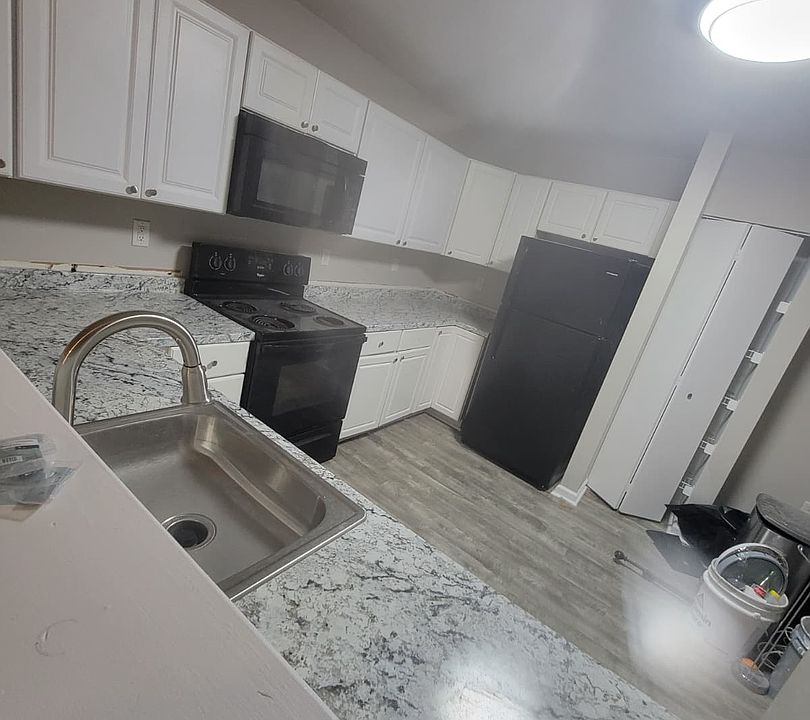 1st image of 133 Thames Dr