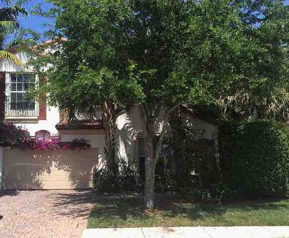 1st image of 829 Madison Ct