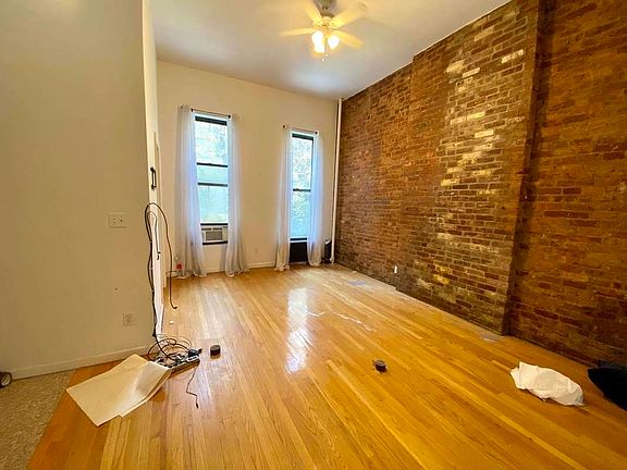 2nd image of 140 W 70th St APT 1R
