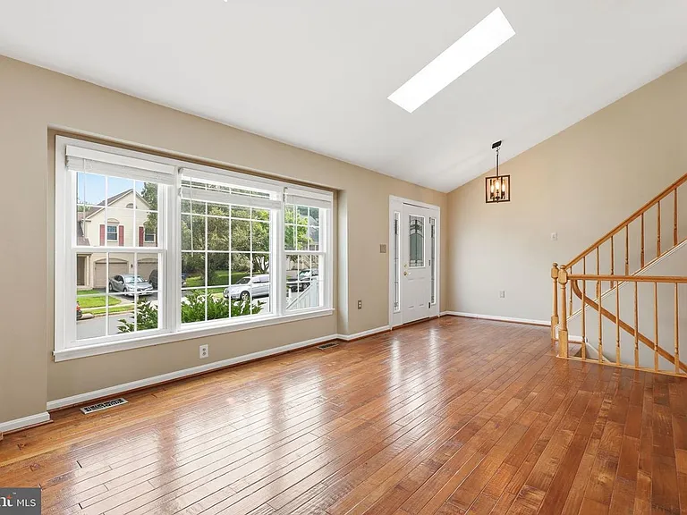 7690 Green Garland Dr — Photo 2