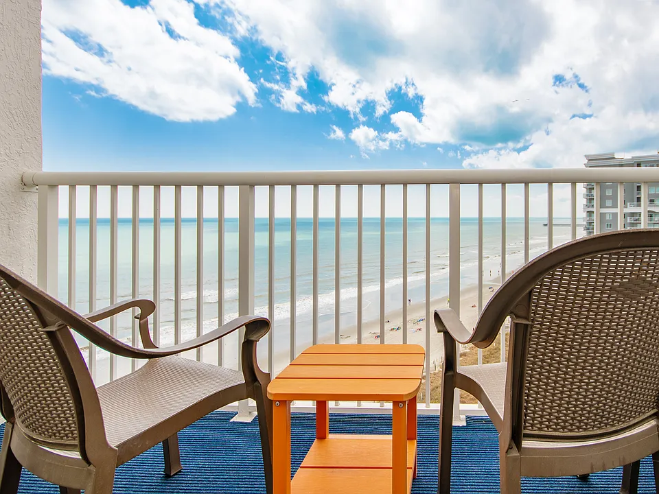 161 Seawatch Dr #1111