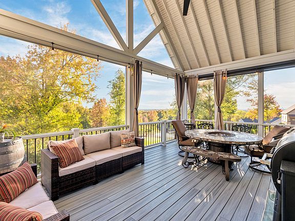 4th image of 208 Mountain Edge Ct