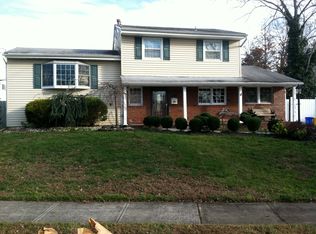 35 Creighton Cir, Old Bridge, NJ 08857