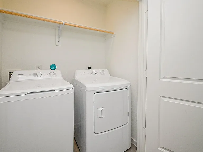 6818 Flowering Ginger Ln — Photo 37