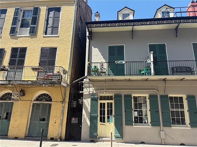 1st image of 734 Orleans Ave #D