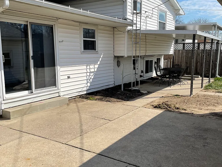 4045 Clover Ridge Ct — Photo 14