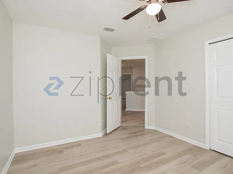 76195 Deerwood Dr — Photo 32