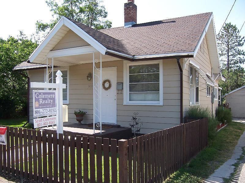1st image of 1438 Woodland Ave
