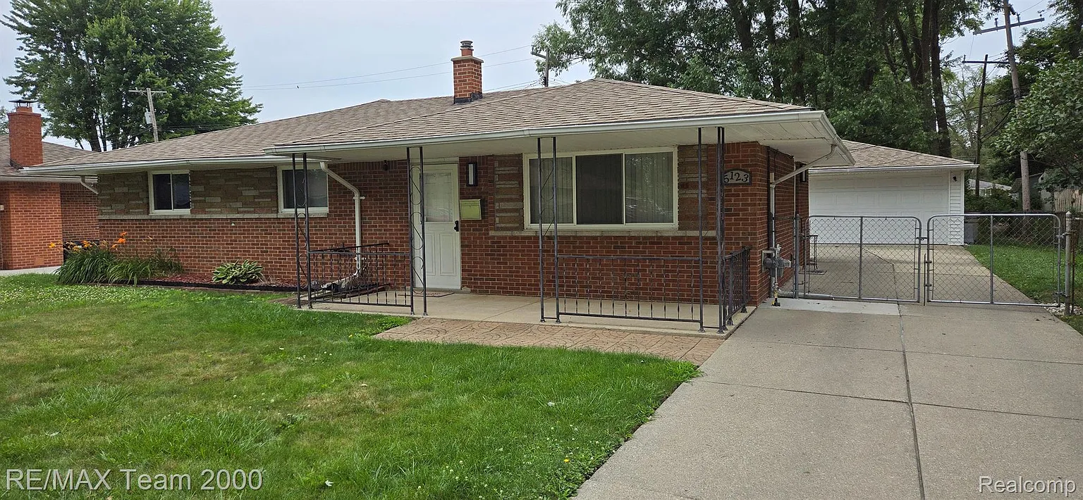 5123 Harrison St photo 1