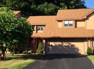 6011 Park Pl, Schenectady, NY 12303
