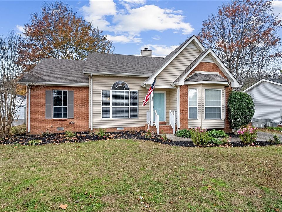 1st image of 286 Huntington Dr