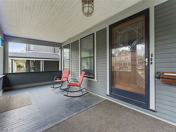 3rd image of 6110 W Clinton Ave