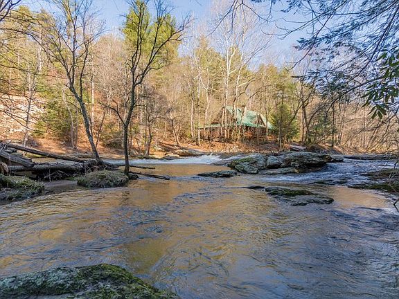 3rd image of 96 Blackberry Falls Ct