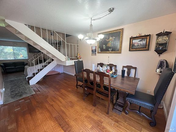 5th image of 15 Loma Vista Place