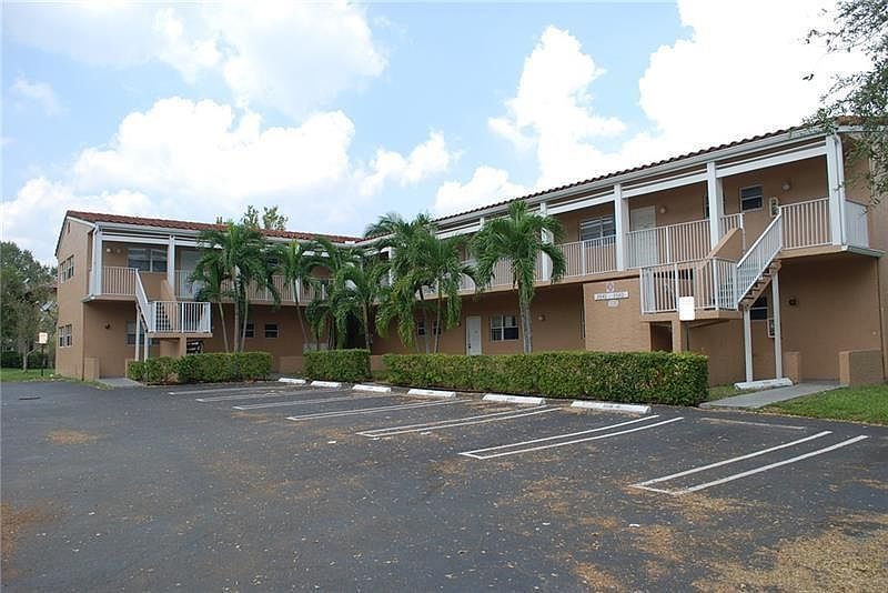 1st image of 3546 NW 114th Ter