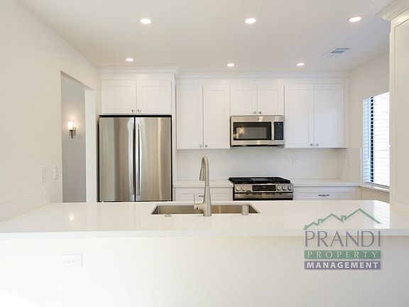 3rd image of 41 Pine Tree Ct