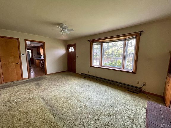 5th image of 184 Laurel Dr