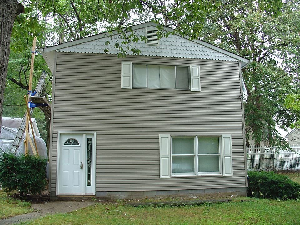 1st image of 601 West Dr
