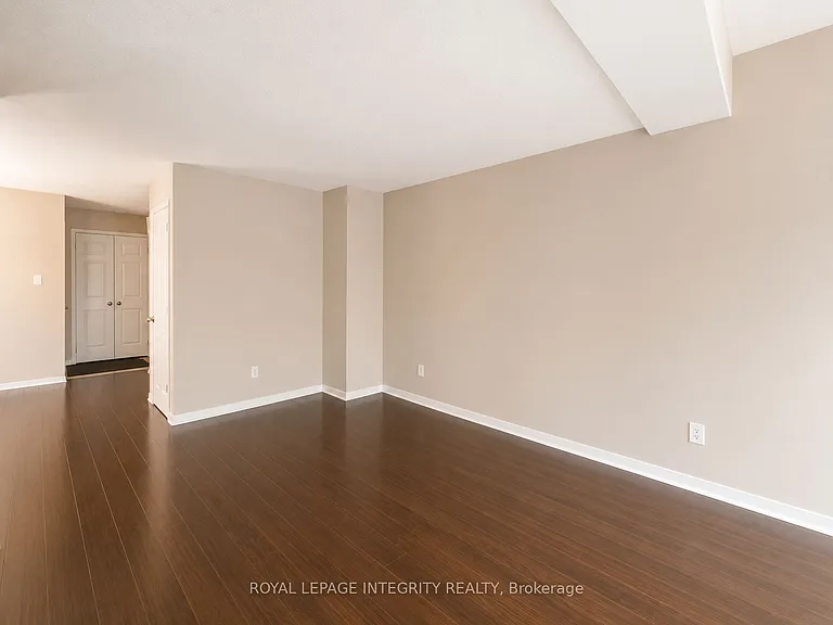 12 Kimbolton Cres — Photo 7