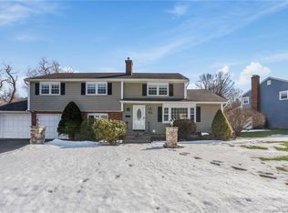 903 Cloverdale Cir, Wethersfield, CT 06109