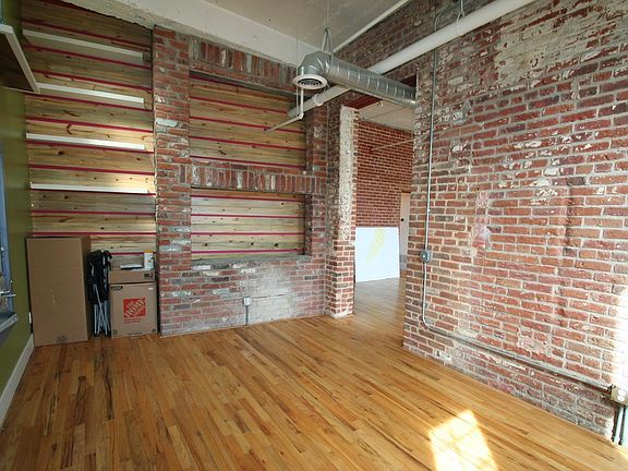 4th image of 1515 N Ogden St APT 4