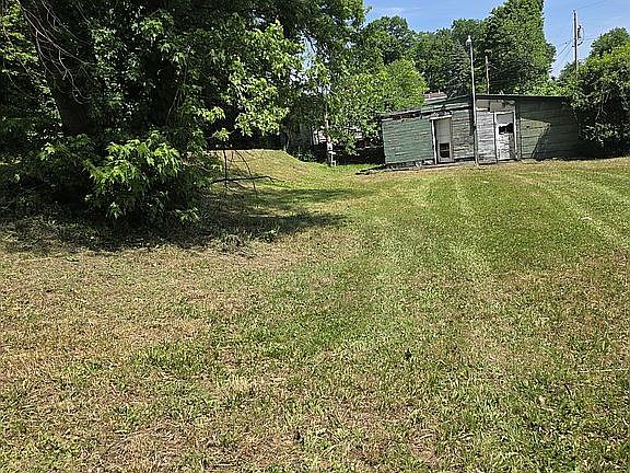 5th image of 1087 Old State Rd
