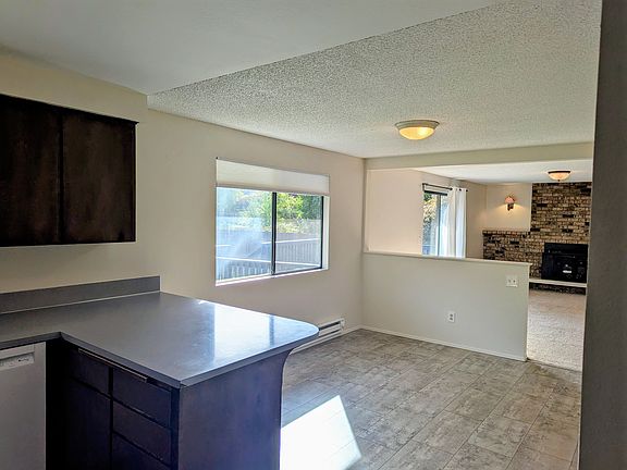 Large, light and bright Dining