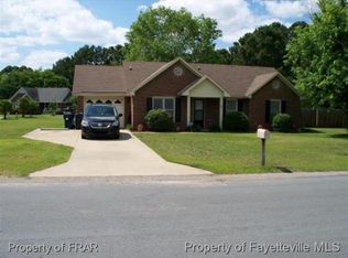 107 Live Oak Dr, Raeford, NC 28376
