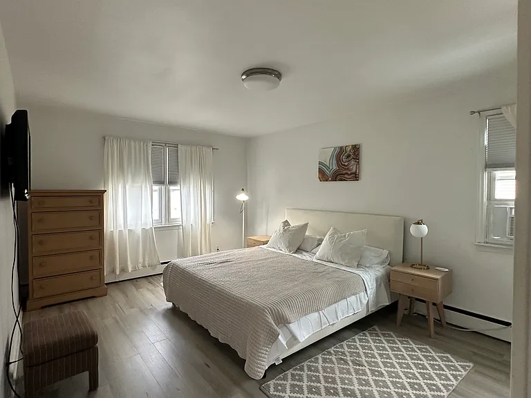 87 Cayuga Ave — Photo 14