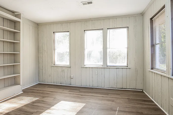 139 Rosedale Ave — Photo 10