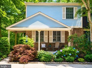 10906 Barton Hill Ct, Reston, VA 20191