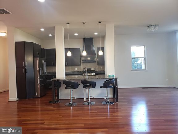 3rd image of 23412 Evening Primrose Sq