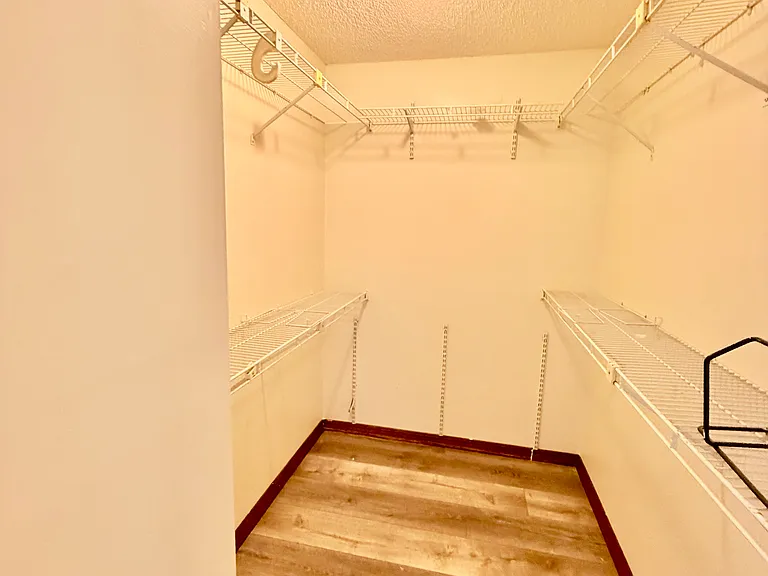 11390 Tanager Dr S — Photo 33