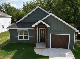 914 Baker St, Denison, TX 75020
