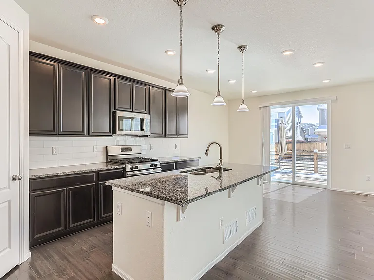 14980 Vienna Cir — Photo 11