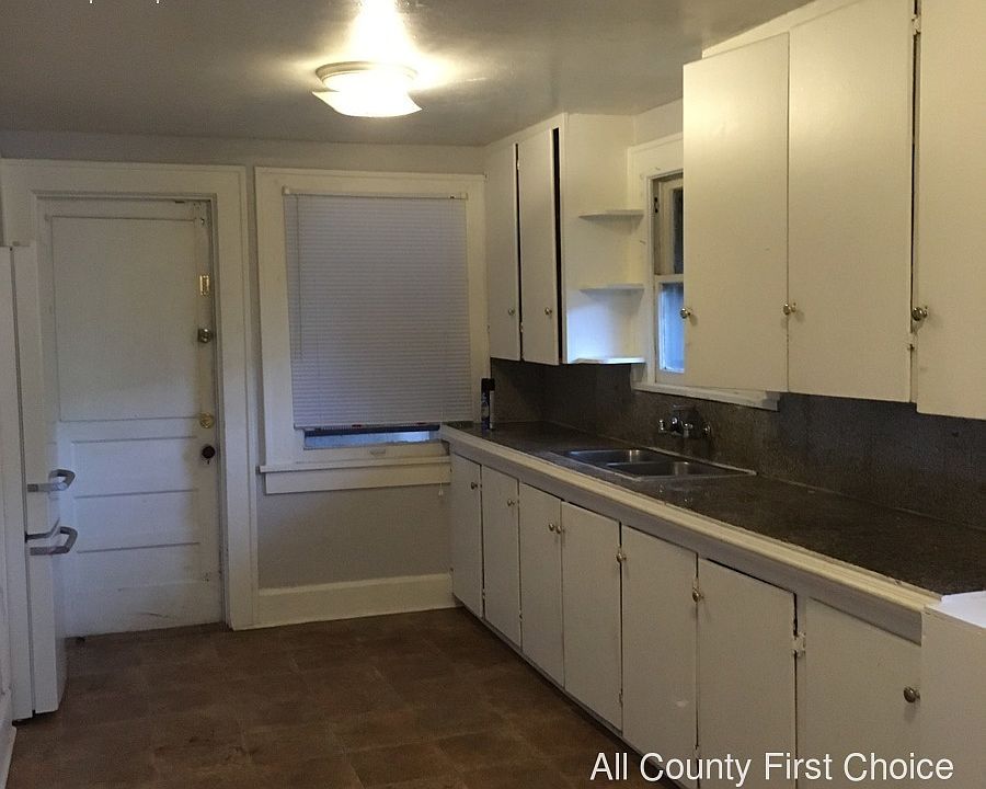 2nd image of 876 13th St N #So
