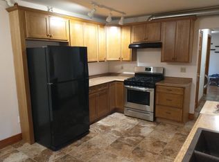 9 Phillips St FLOOR 1, Greenfield, MA 01301