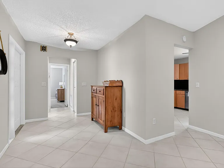 870 NW 32nd Ave — Photo 3
