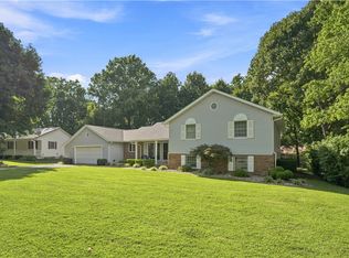 8751 N Cumberland Dr, Effingham, IL 62401