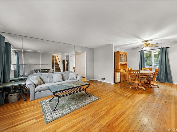 3rd image of 64 Wright Avenue