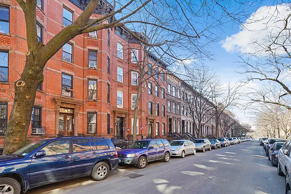 Sold by Avenue Sotheby's International Realty | media 12