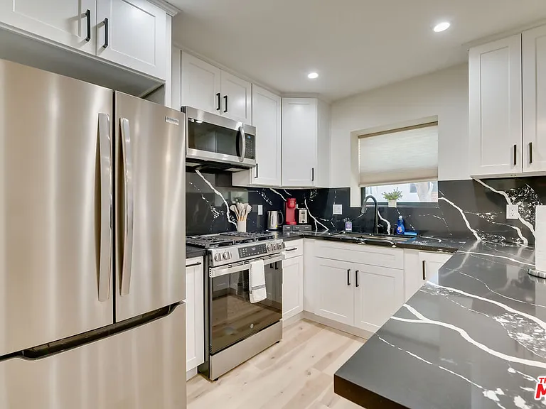 918 N San Vicente Blvd #C — Photo 6