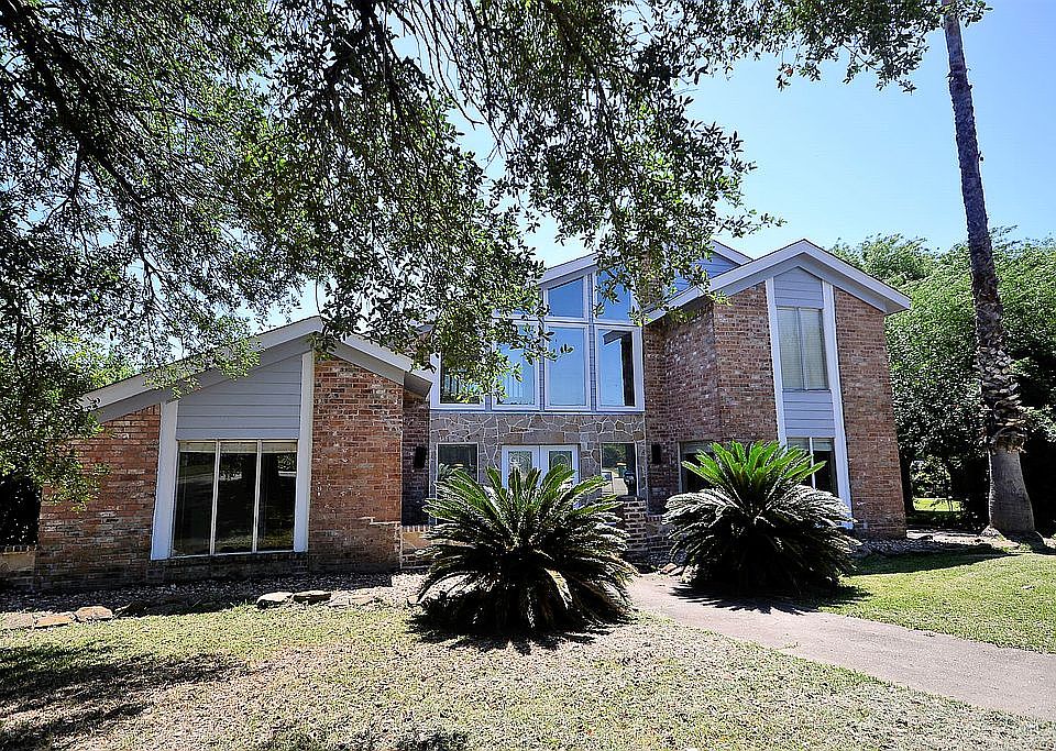 1st image of 5421 Blue Haven Dr