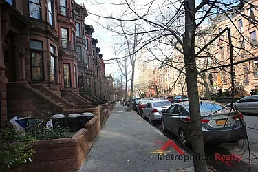 Rented by Metropolitan Realty