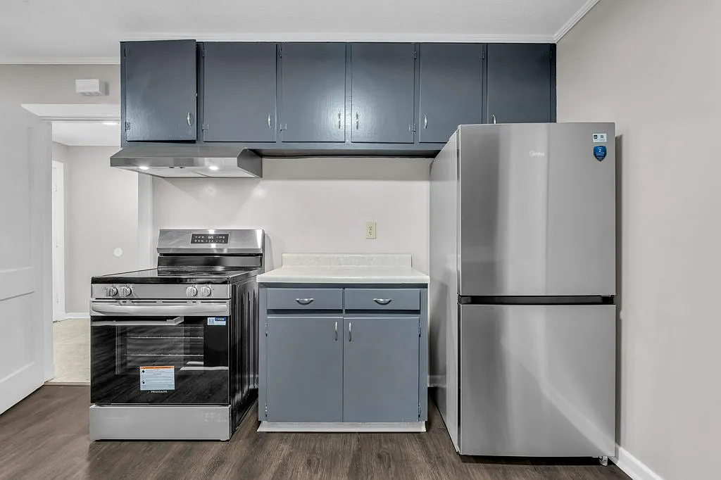 3 bed, 2701 sqft, $1,995 — Photo 4